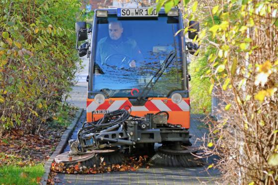 Die Kehrmaschine des kommunalen Bauhofes der Gemeinde Wickede (Ruhr) ARCHIVFOTO: ANDREAS DUNKER