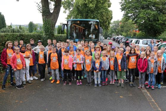 Abfahrt nach Ameland: Kinderferienfreizeit der Caritas Wickede FOTO: ANDREAS DUNKER
