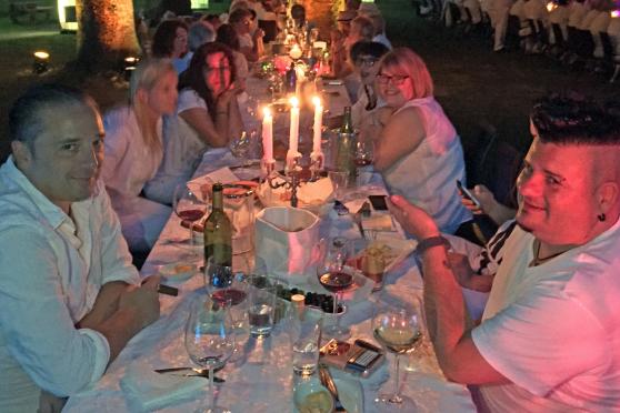 „Dîner en blanc“ im Bernhard-Bauer-Park in Wickede ARCHIVFOTO: ANDREAS DUNKER