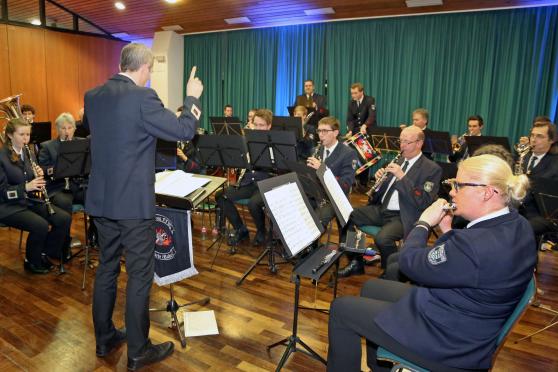 Der Feuerwehr-Musikzug beim traditionellen Neujahrsempfang der Gemeinde Wickede (Ruhr) im Bürgerhaus ARCHIVFOTO: ANDREAS DUNKER