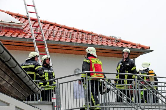 Feuerwehr-Übung am Senioren-Zentrum "Häuser St. Raphael" in Wimbern FOTO: CHRISTIAN MEIER