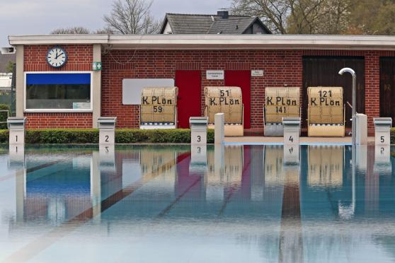 Das Freibad Wickede hat aufgrund der Wetterprognose nur stundenweise geöffnet. ARCHIVFOTO: ANDREAS DUNKER