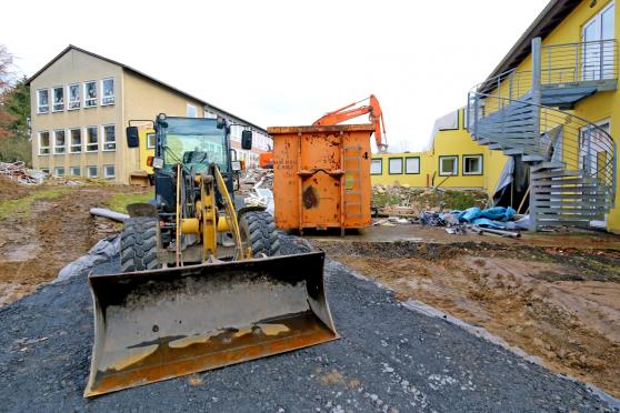 Abbruch eines Traktes der Gerken-Schule in Wickede am Samstag FOTO: ANDREAS DUNKER