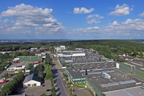 Die WHW-Gruppe Hillebrand hat den bisherigen Gebäudekomplex und das Grundstück der Spedition Schäfer im Industriegebiet Westerhaar gekauft und will hier expandieren. Dazu soll das Speditionsgebäude abgerissen und ein neuer Industriebau errichtet werden. ARCHIVFOTO: ANDREAS DUNKER