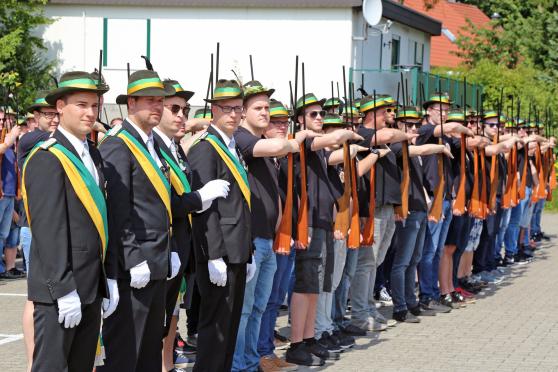 Stramm gestand: die Wickeder Jungschützen FOTO: ANDREAS DUNKER