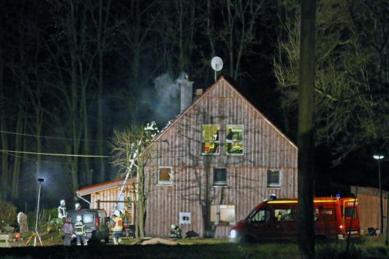 Kaminbrand am Kuhlenweg in Wimbern FOTO: ANDREAS DUNKER