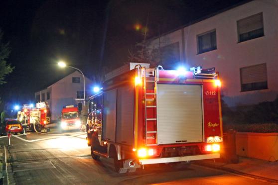 Feuerwehr-Fahrzeuge auf der Messbergstraße FOTO: ANDREAS DUNKER