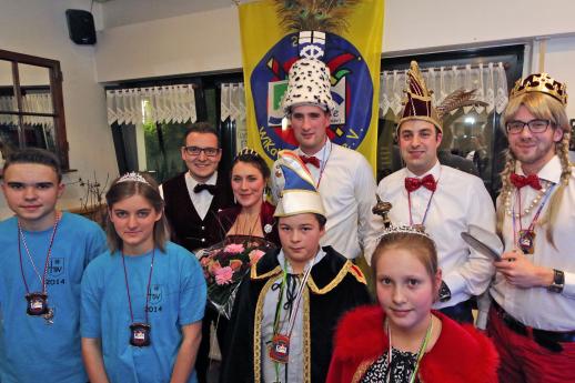 Karnevalistische Prinzenpaare und närrisches Dreigestirn mit Bauer, Prinz und Jungfrau ARCHIVFOTO: ANDREAS DUNKER