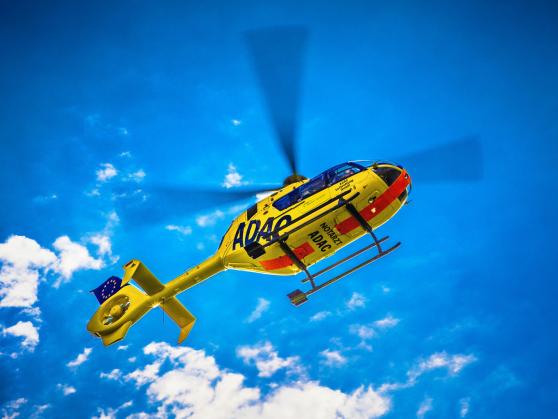 Der Rettungshubschrauber "Christoph 8" in der Luft ARCHIVFOTO: ANDREAS DUNKER