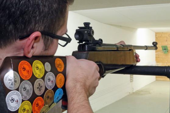 Angelegt zum Kompanieschießen FOTO: ANDREAS DUNKER