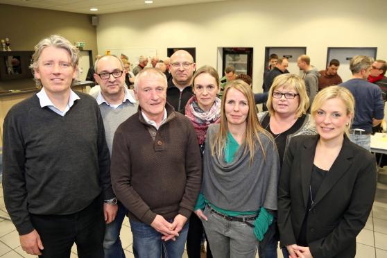 Das Führungsgremium der Tennis-Abteilung (von links): Erster Fachwart Thomas Bangemann, Sportwart Stefan Reinhart, Zweiter Fachwart Richard Malinowski, Beisitzer Jörg Finkendei, Zweite Kassiererin Kirsten Walkenhaus, Erste Jugendwartin Karin Welter, Zweite Jugendwartin Kirsten Schroeder und Kassiererin Britta Zacharias FOTO: ANDREAS DUNKER