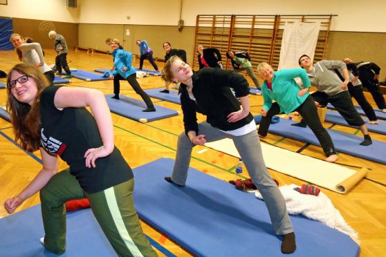Übungsteilnehmer der Yoga-Stunde des TV-Wickede FOTO: ANDREAS DUNKER