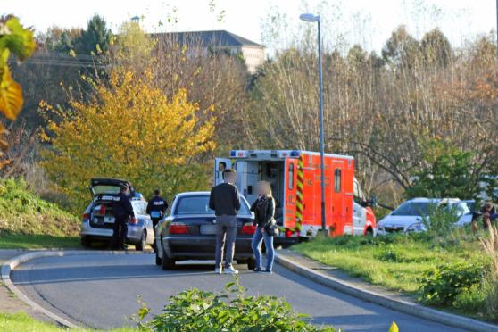 Unfall am Ruhrufer in Wickede FOTO: ANDREAS DUNKER