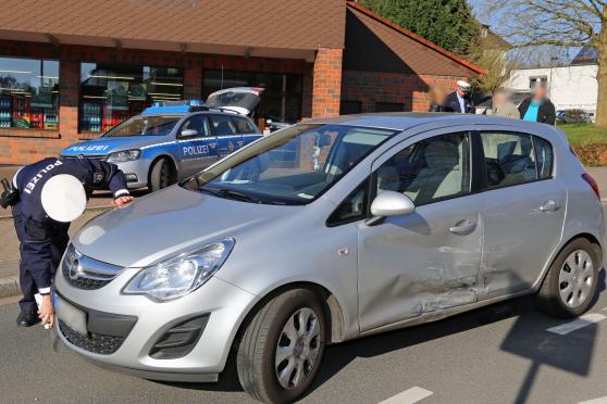 Beim vermeintlichen Unfallverursacher wurde die Fahrertür eingedrückt und war nicht mehr zu öffnen. FOTO: ANDREAS DUNKER