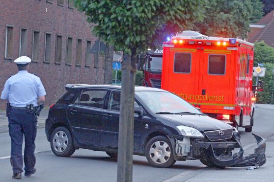 Unfall auf der Hauptstraße, Höhe Shell-Tankstelle FOTO: ANDREAS DUNKER