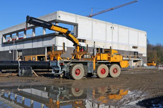 Selbst bei Frost sollen die Arbeiten an der Großbaustelle weiter laufen. FOTO: ANDREAS DUNKER