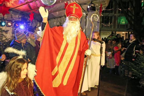 Der Weihnachtsmann könnte in Wickede bald schon den Osterhasen ablösen. ARCHIVFOTO: ANDREAS DUNKER