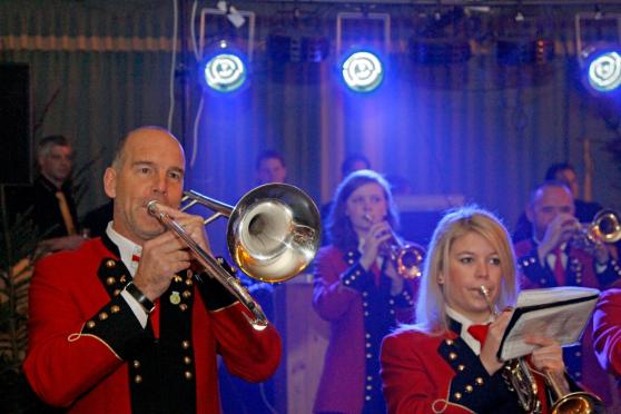 Livemusik von der Blaskapelle FOTO: ANDREAS DUNKER