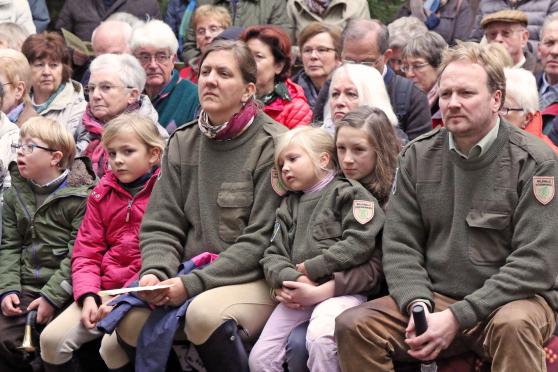 Die Familie von Ketteler/Boeselager bei der "Hubertus-Messe" im "Wildwald" in Voßwinkel ARCHIVFOTO: ANDREAS DUNKER