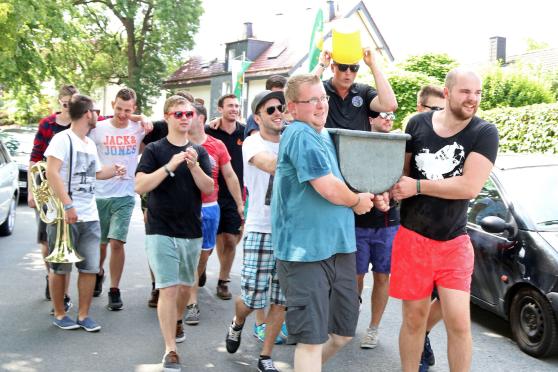 Die Jungschützen auf dem Schützenfest 2015 in Echthausen FOTO: ANDREAS DUNKER