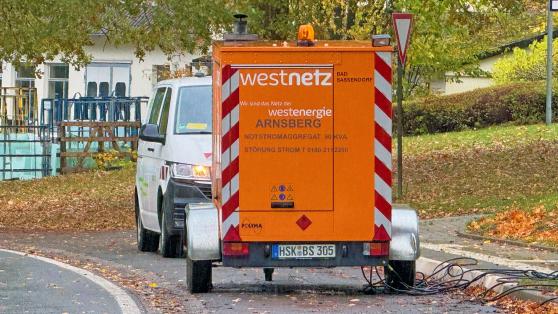 Ein Notstrom-Aggregat am Ortseingang von Echthausen FOTO: PRIVAT